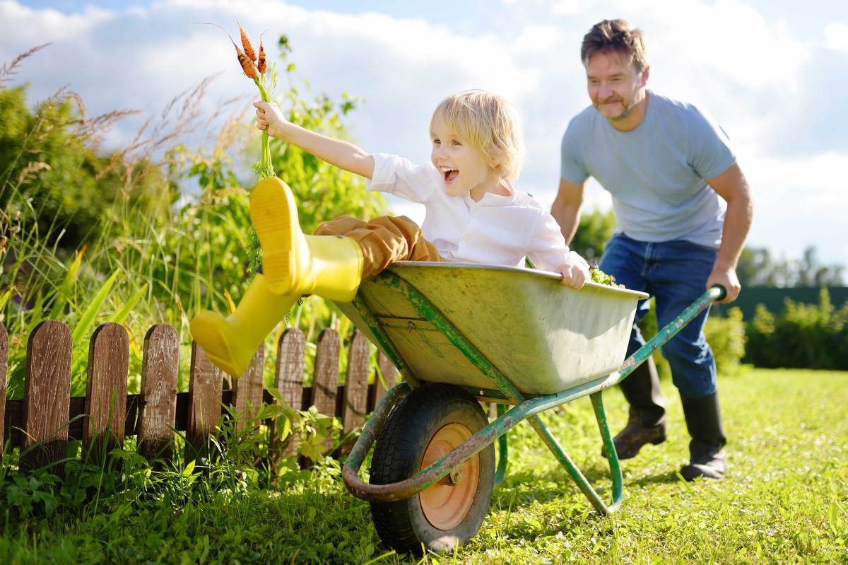 Nutzt die letzten Sommertage und füllt eure Vitamin D Speicher mit tollen Outdoorspielen.