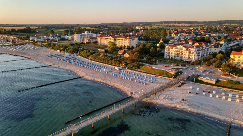 Ostseebad Kühlungsborn aus der Luft betrachtet