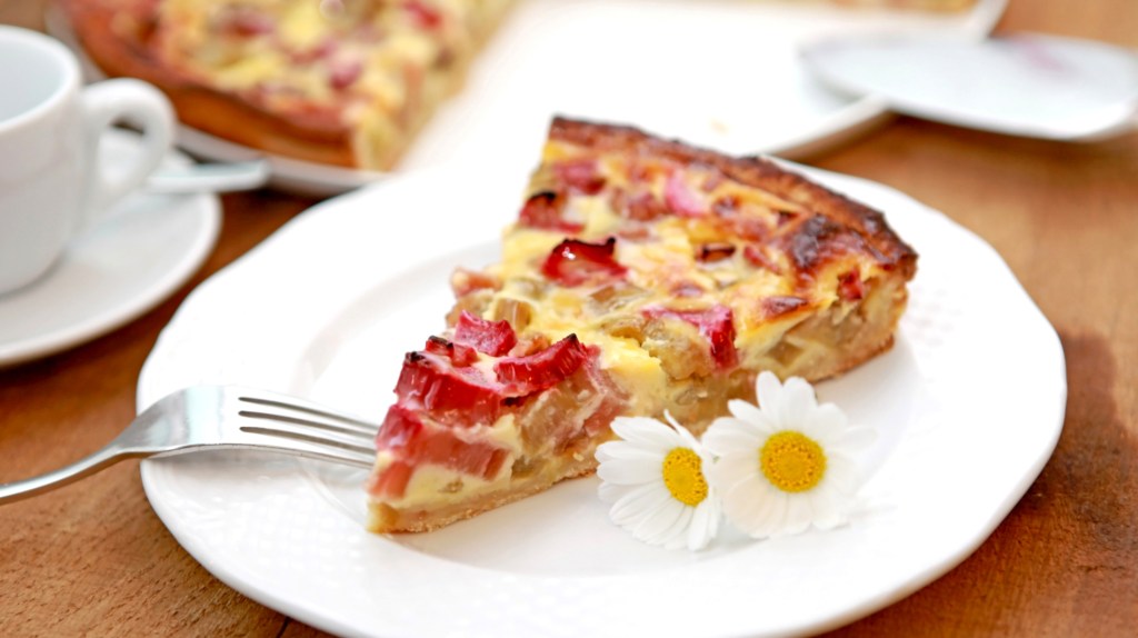 Rhabarber-Tarte mit Crème fraîche: Französische Frühlingsgrüße