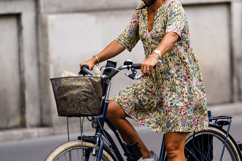 Fahrradfahren-mit-Rock-Kleid-Diesen-genialen-Trick-musst-du-kennen