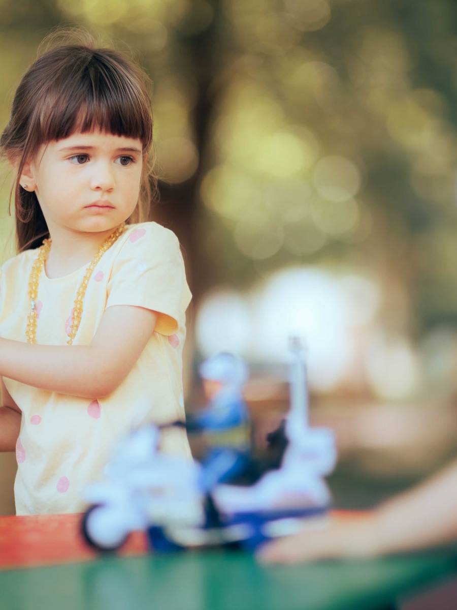 Elternfrage: Warum petzen Kinder und wie reagiert man richtig?