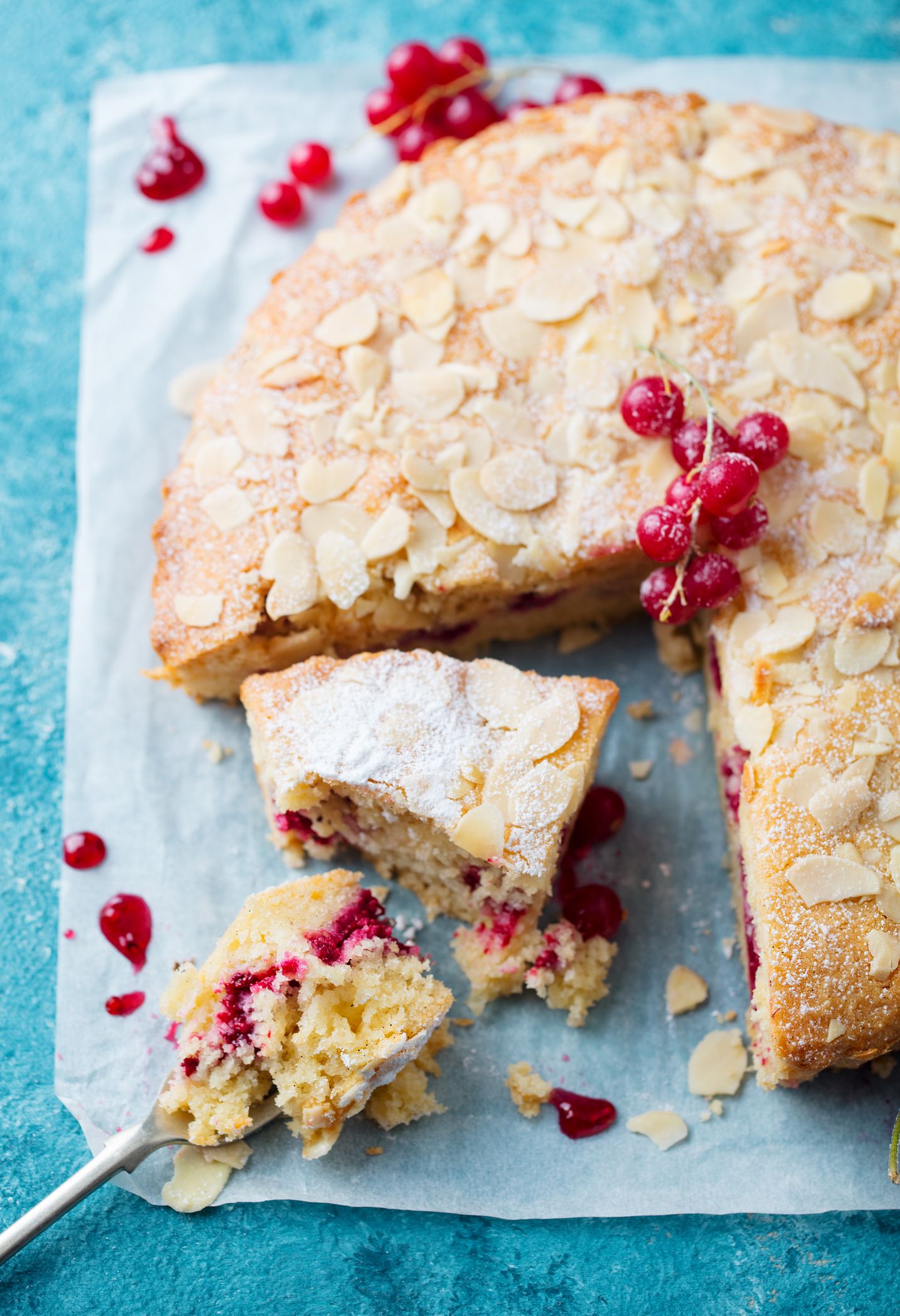 Butterkuchen lässt sich mit Johannisbeeren verfeinern