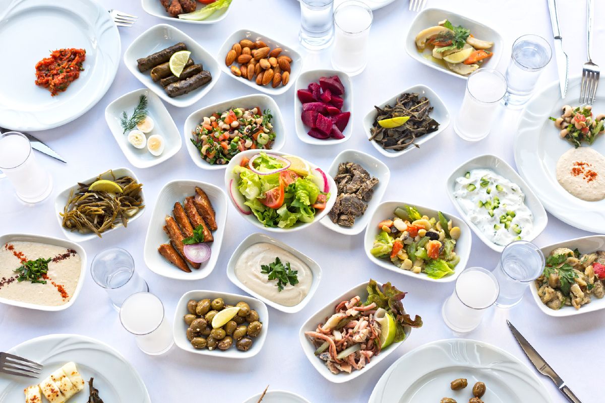 Selbstgemachte Mezedes passen perfekt zum Food-Trend Snackification Selbstgemachte Mezedes passen perfekt zum Food-Trend Snackification
