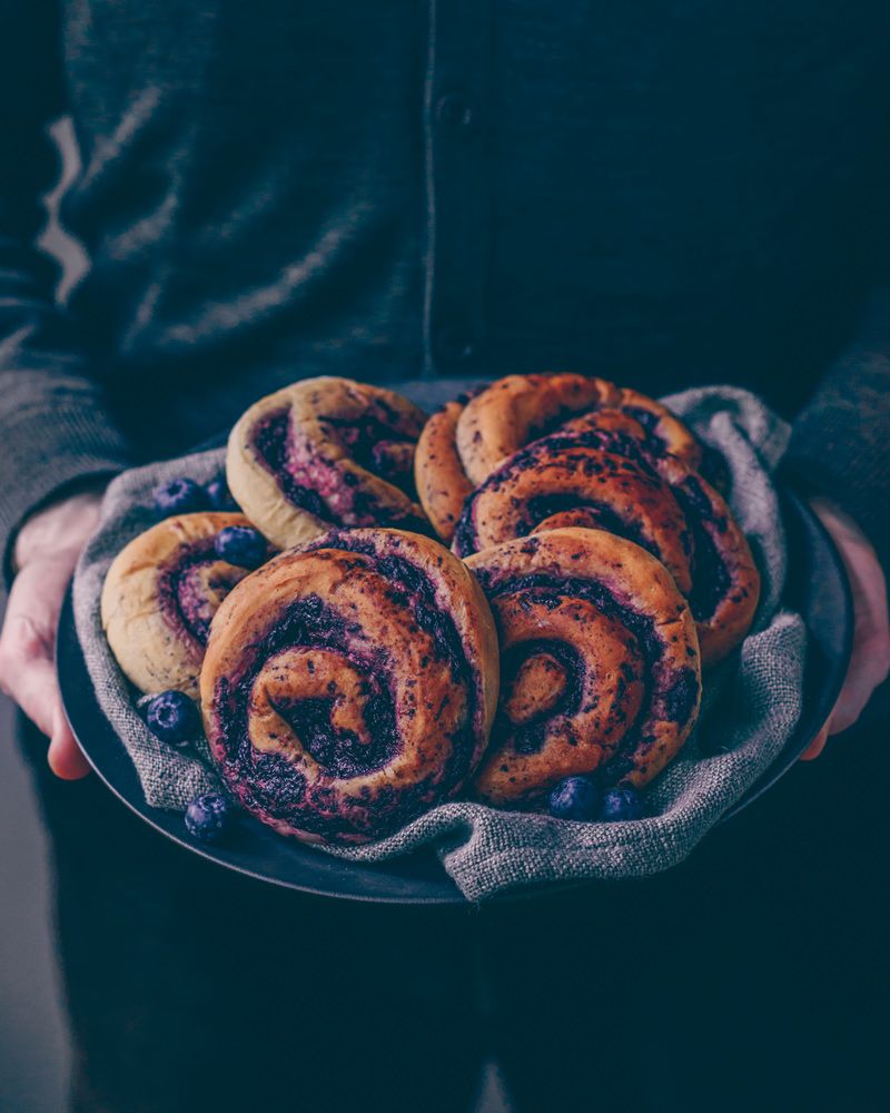 Gesund backen: Fruchtige Hefeschnecken