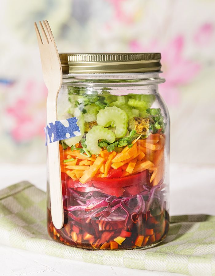Low-Carb-Salat: Rezept für Asia-Schichtsalat