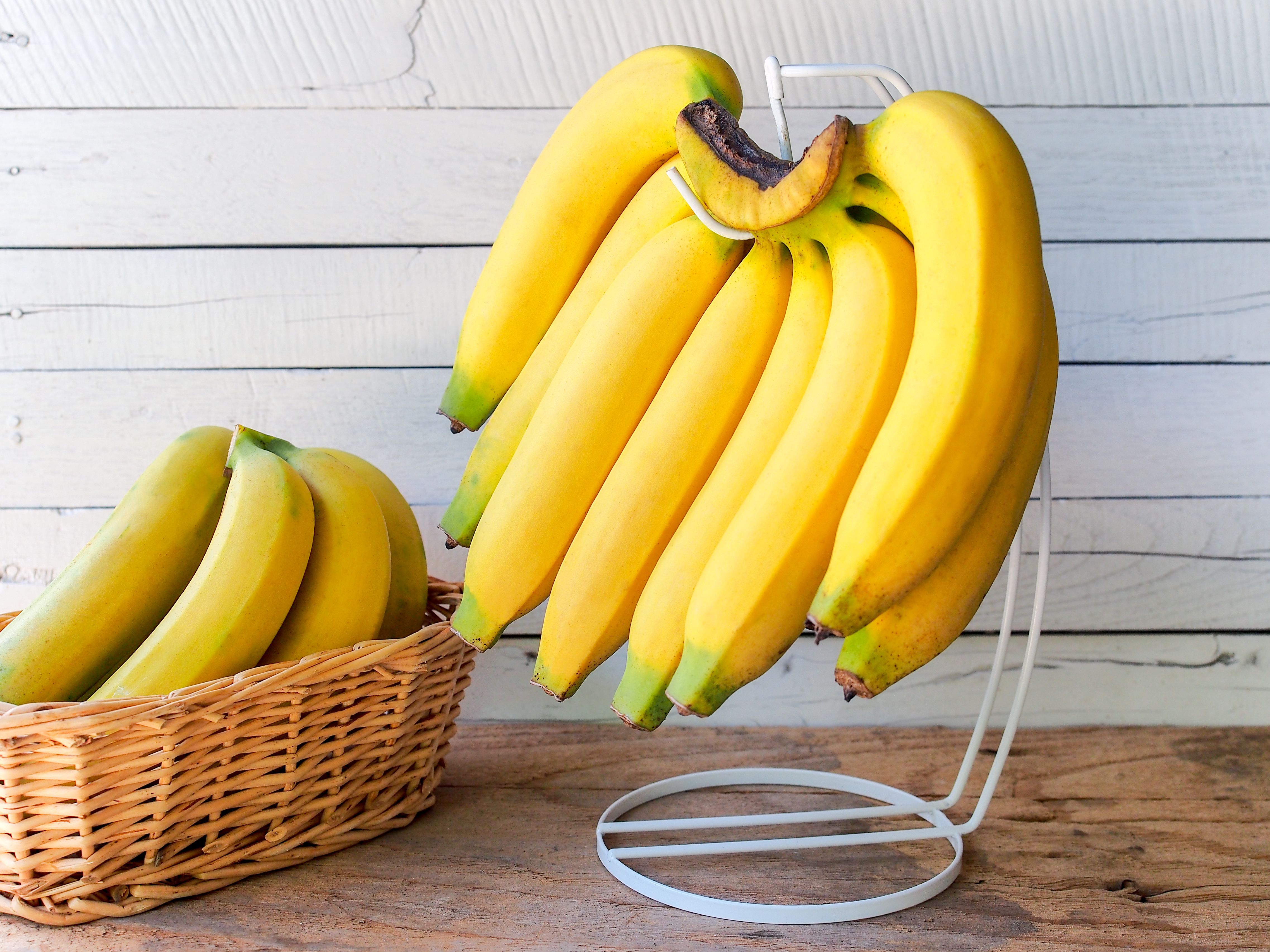 Bananen sollte man hängend lagern.