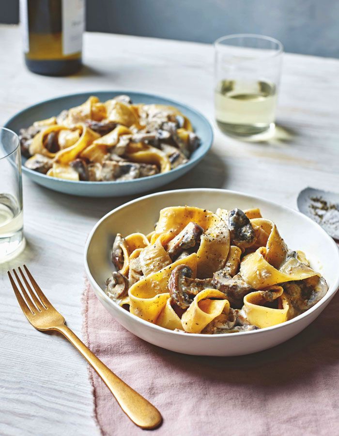 Einfaches vegetarisches Gericht: Pasta mit Pilzen