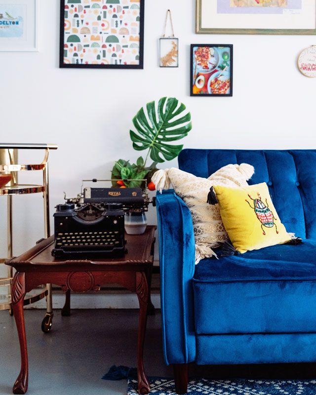 Dunkle Möbel am besten mit hellen Farben kombinieren
