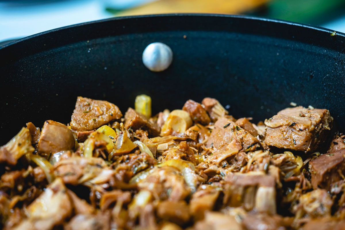 Die unreife Jackfruit sieht aus und schmeckt wie Hühnchenfleisch