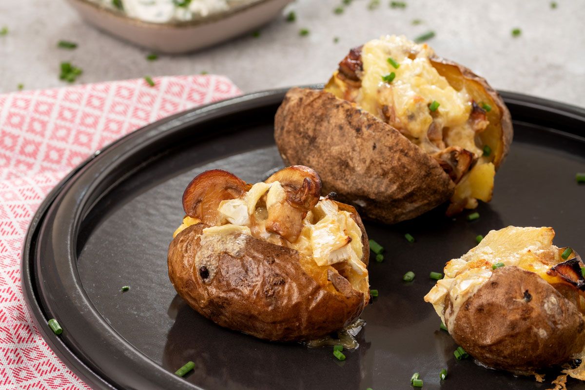 Kumpir-Rezept für Ofenkartoffeln mit überbackenen Pilzen