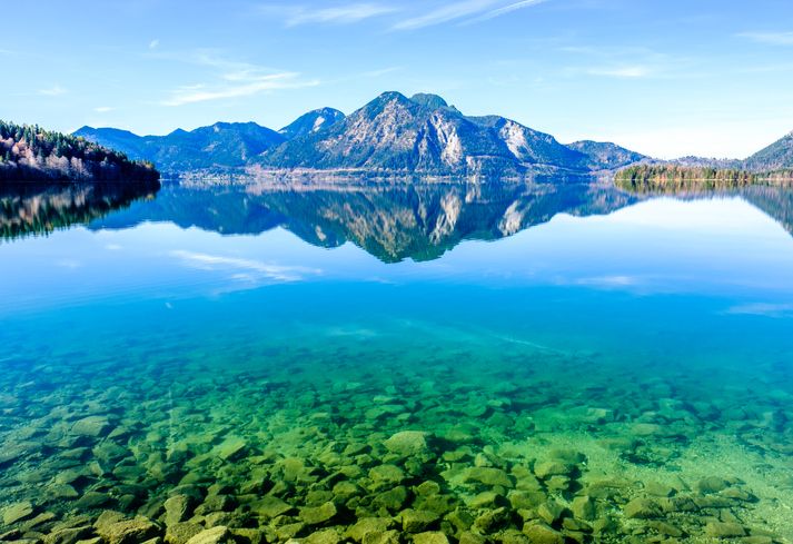 Zum 18. Hochzeitstag in dem türkisblauen Wasser des Walchensees in Bayern schwimmen – wie in der Karibik.