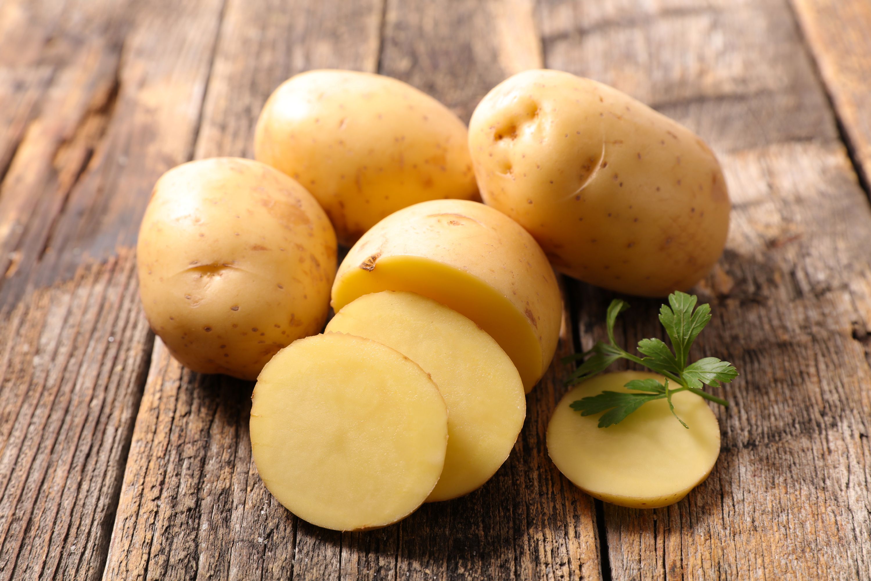 Silberbesteck reinigen mit Kartoffeln Silberbesteck reinigen mit Kartoffeln