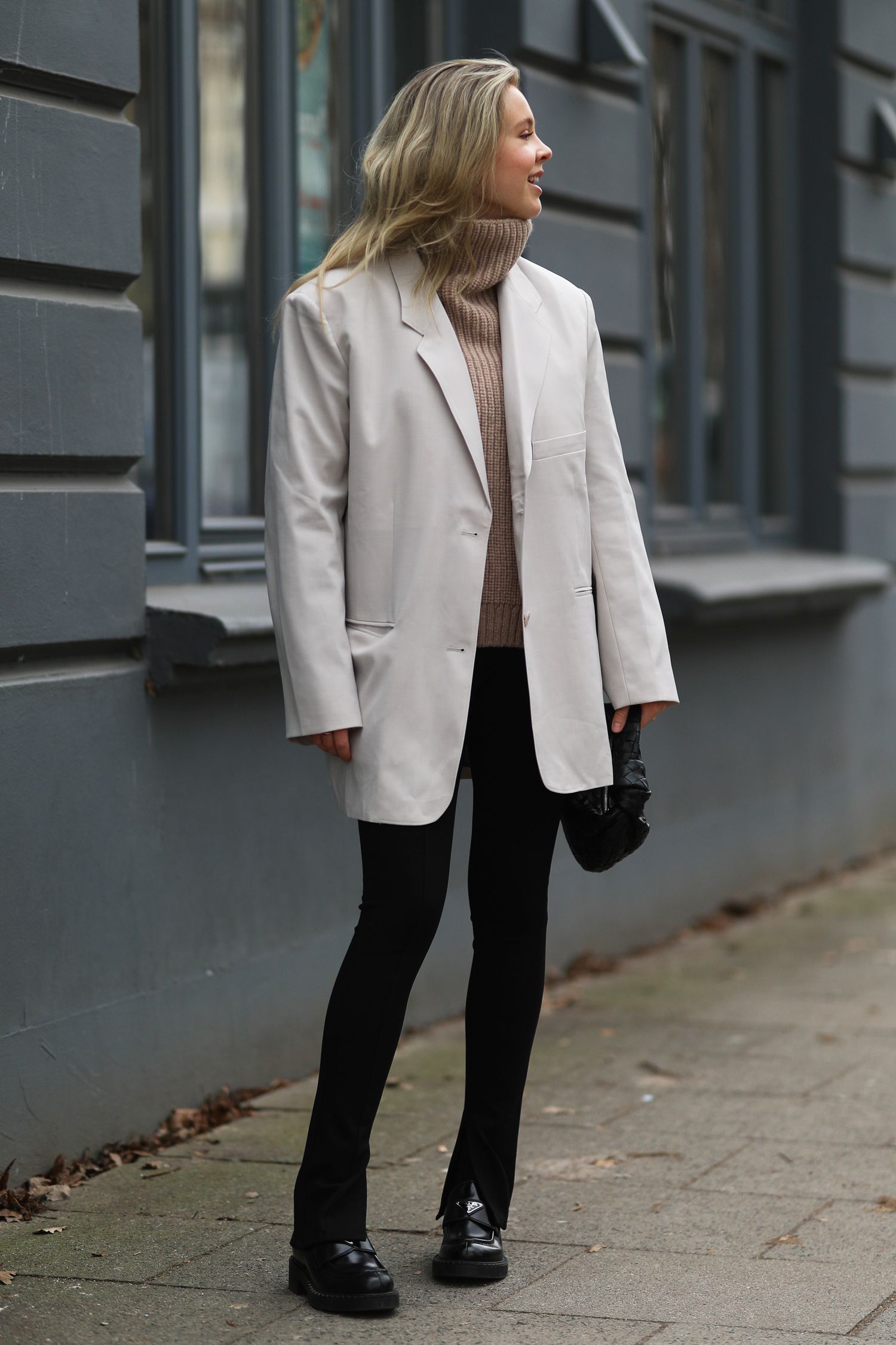 XXL-Blazer sind ein großer Trend im Frühling 2021 XXL-Blazer sind ein großer Trend im Frühling 2021