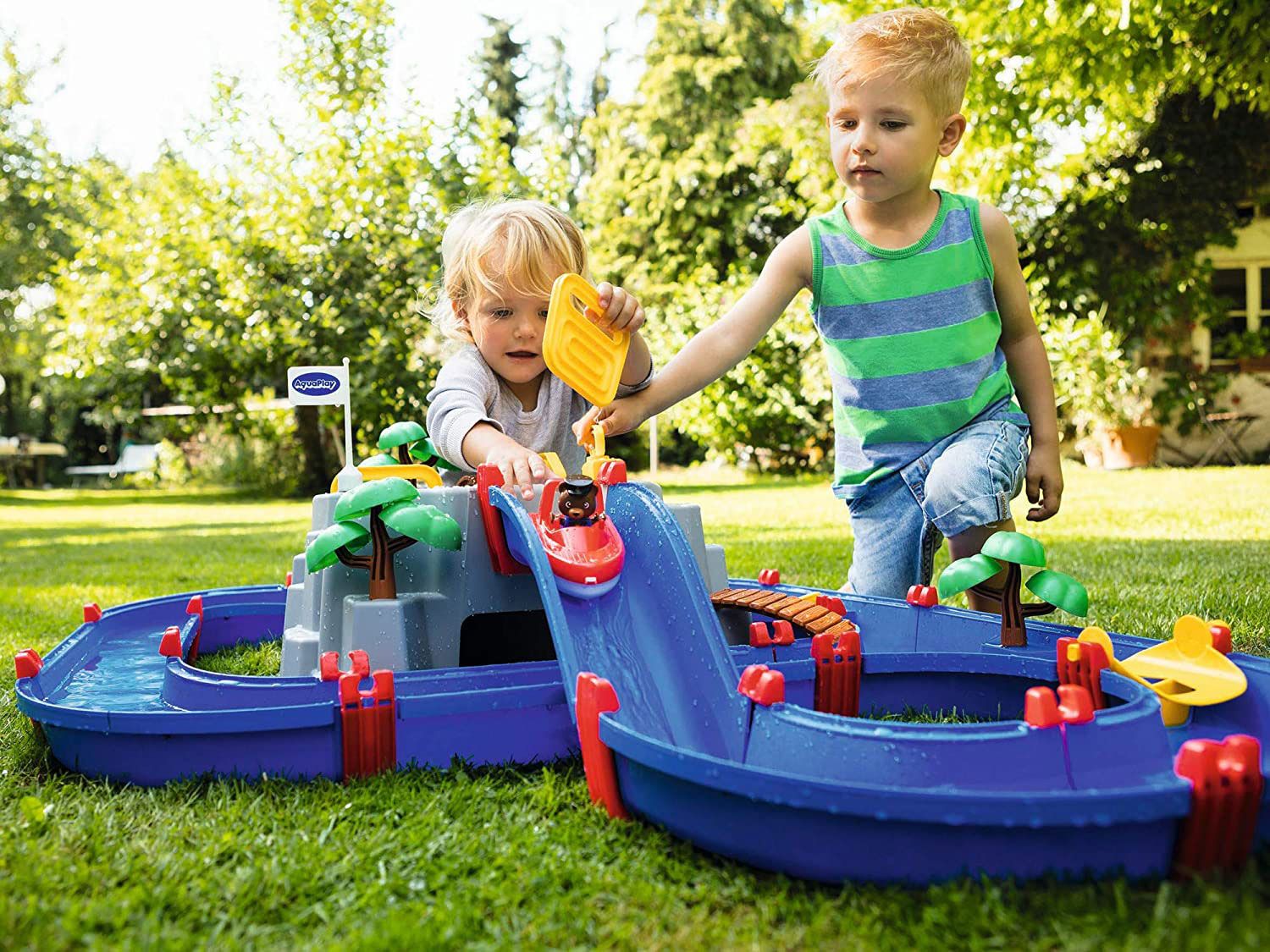 Wasserspielzeug: Wasserbahn von Aquaplay Wasserspielzeug: Wasserbahn von Aquaplay