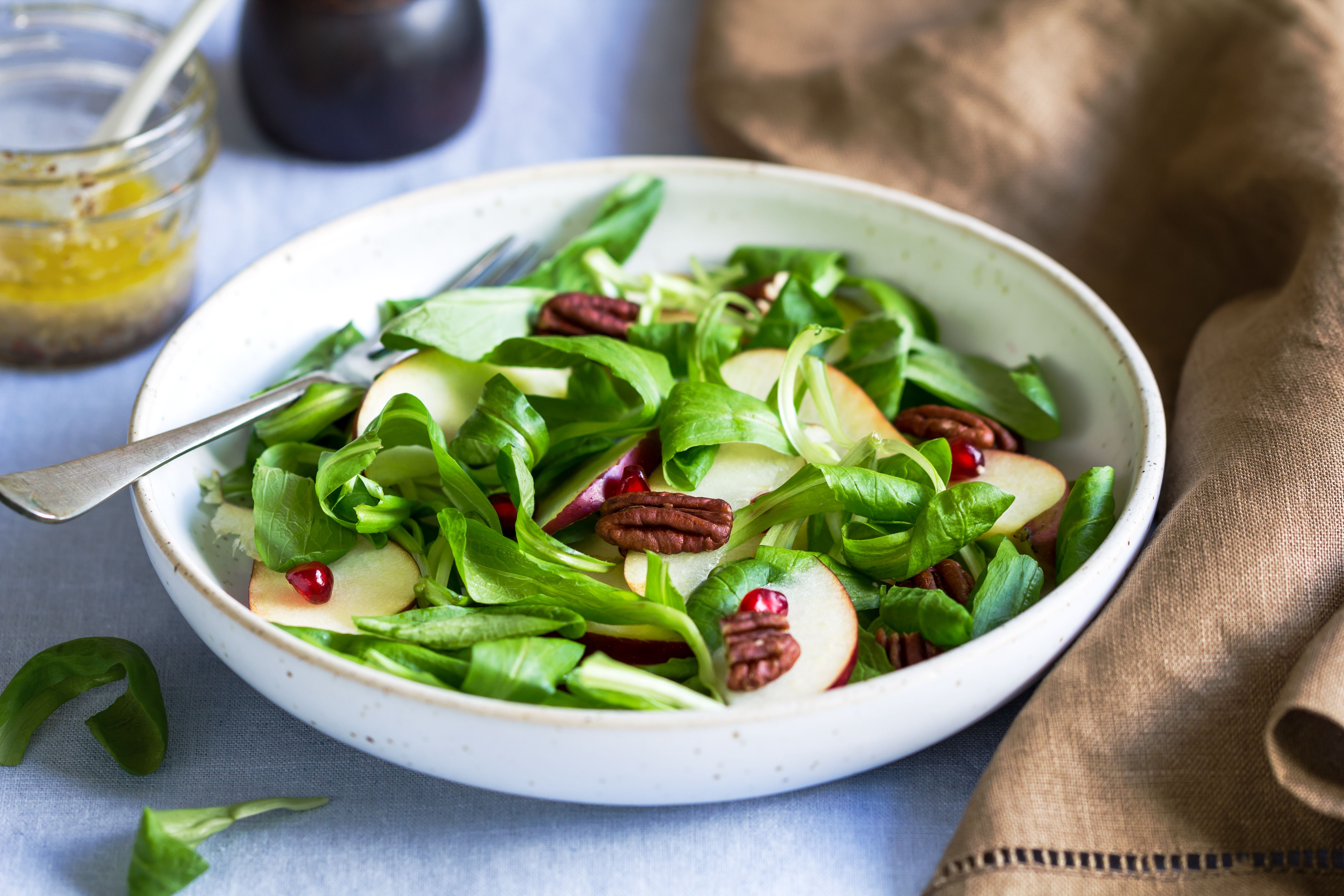 Feldsalat mit Pekannüssen und Birne Feldsalat mit Pekannüssen und Birne