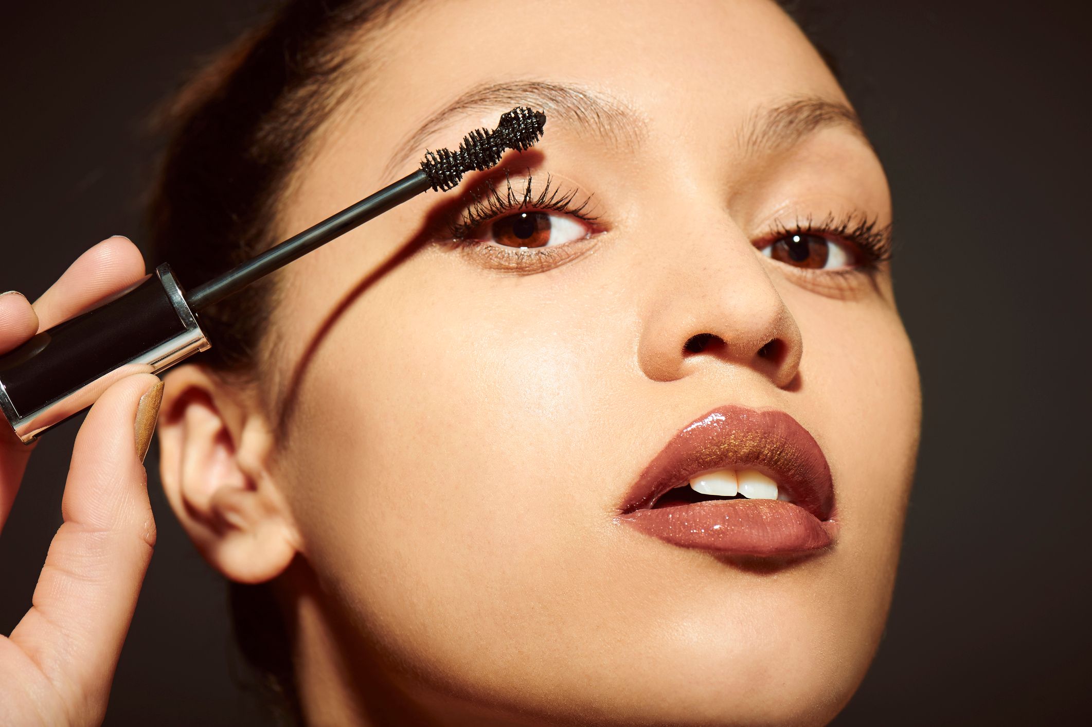 Mit Mascara-Base und Co. deine Wimpern kräftigen Mascara sorgt schnell für volle und lange Wimpern.