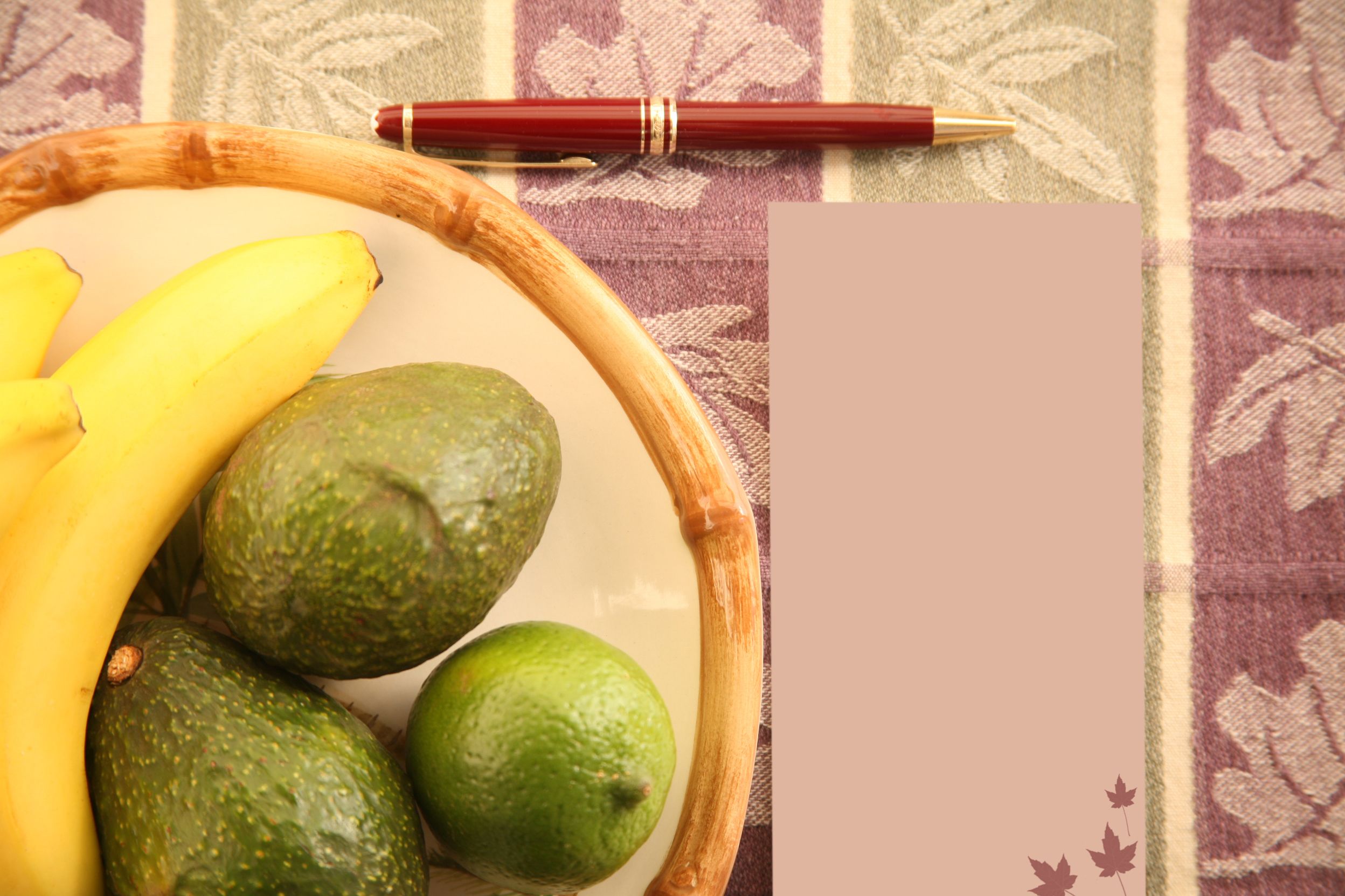 Schlank ohne Sport: An Tag 4 gibt es wieder Bananen, alternativ Avocado. Schlank ohne Sport: An Tag 4 gibt es wieder Bananen, alternativ Avocado.