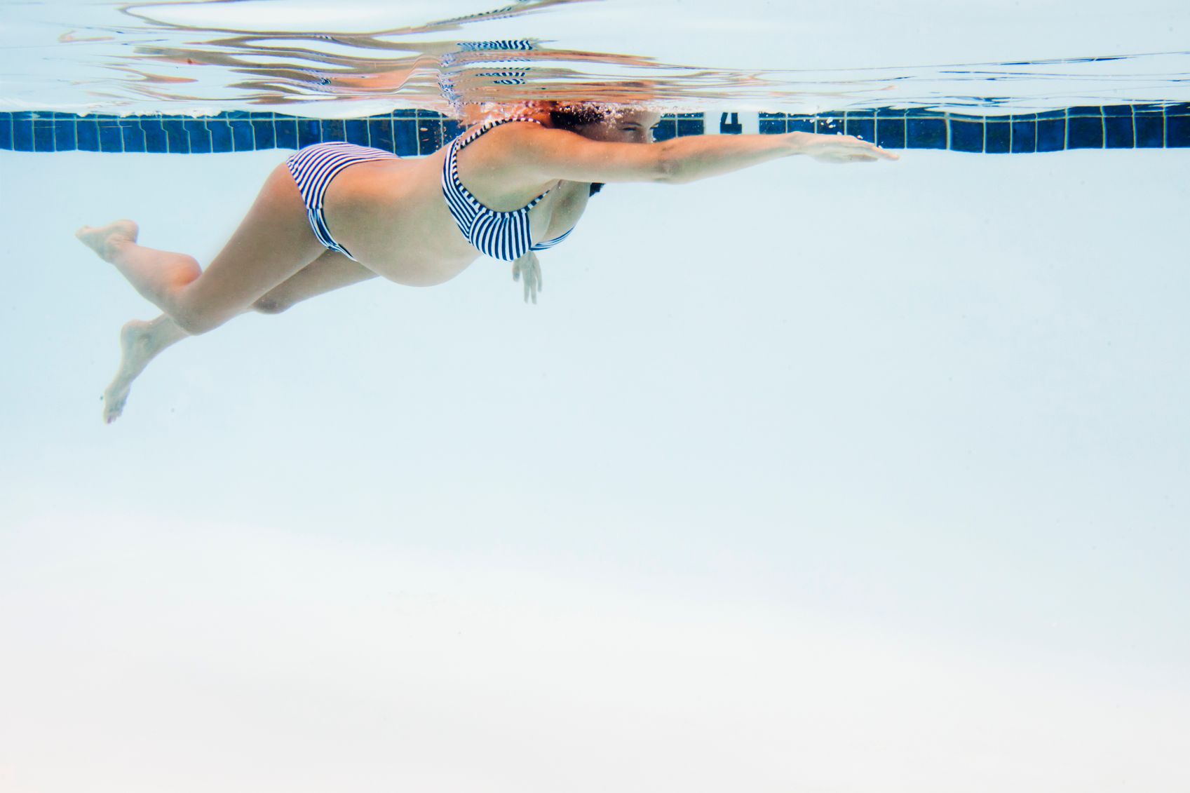 Rückenschmerzen in der Schwangerschaft: Schwimmen