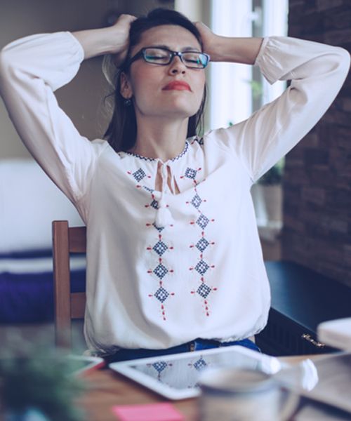 Stress ist ein Grund für Unterbauchfett.