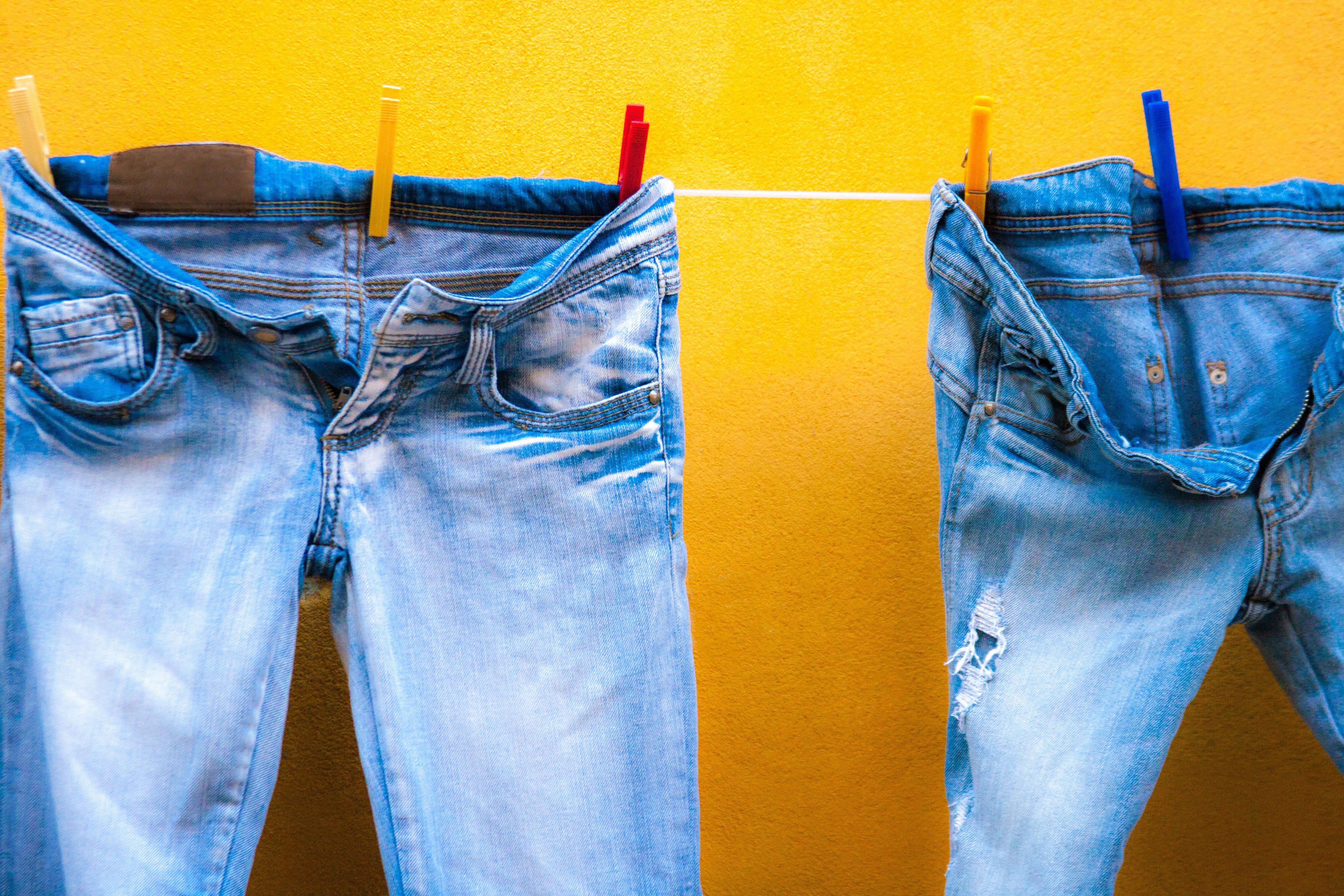 Jeans-Fehler: Falte am Reißverschluss