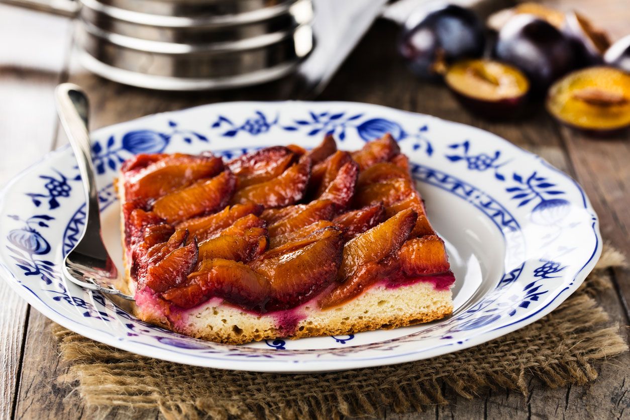 Pflaumenkuchen mit Hefeteig ist besonders kalorienarm