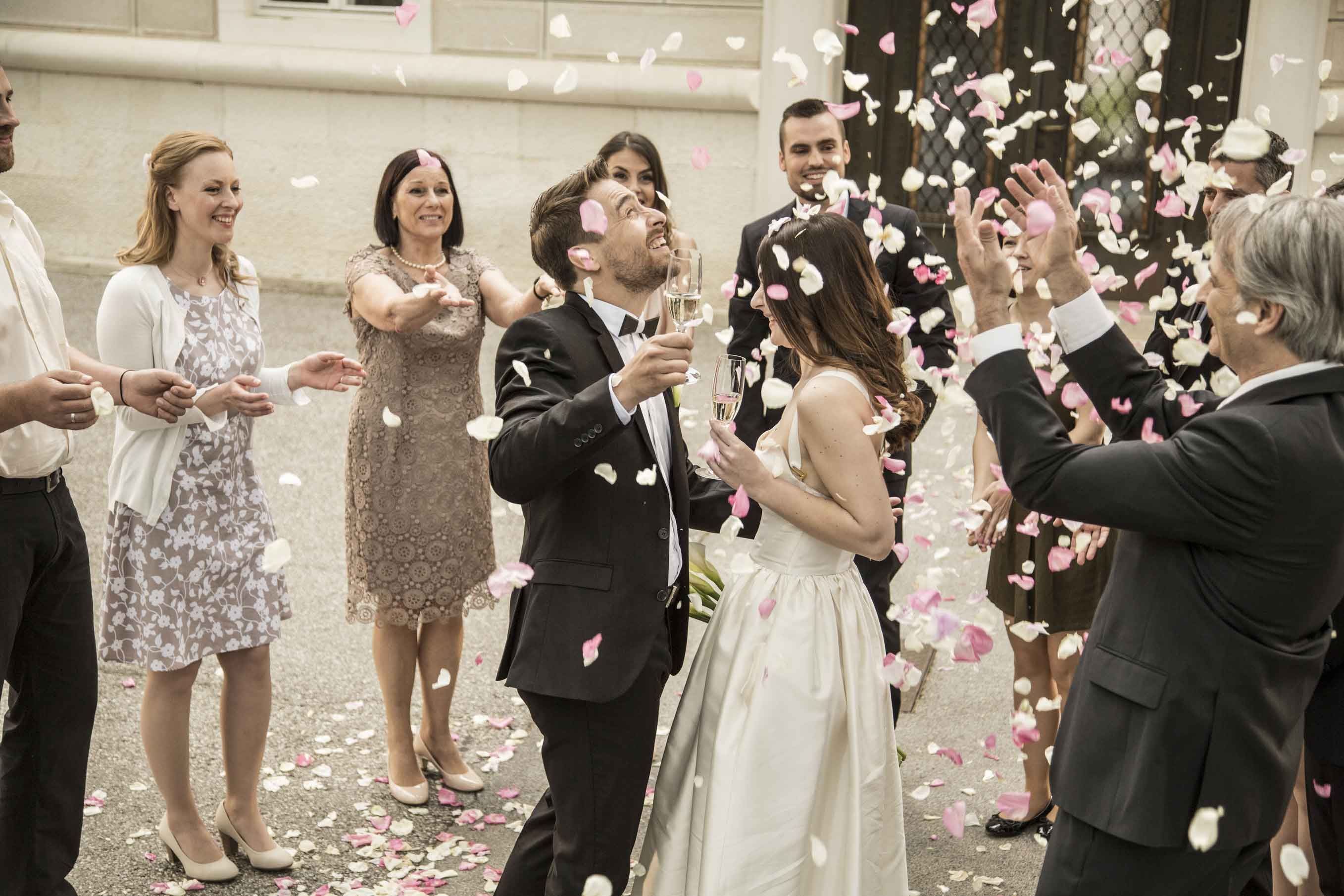Hochzeit: Fürbitten für Freunde, Familie und Verstorbene Hochzeit: Fürbitten für Freunde, Familie und Verstorbene