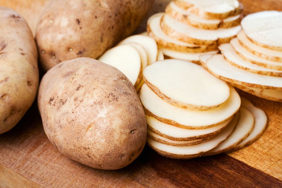 Essen versalzen: Kartoffeln helfen