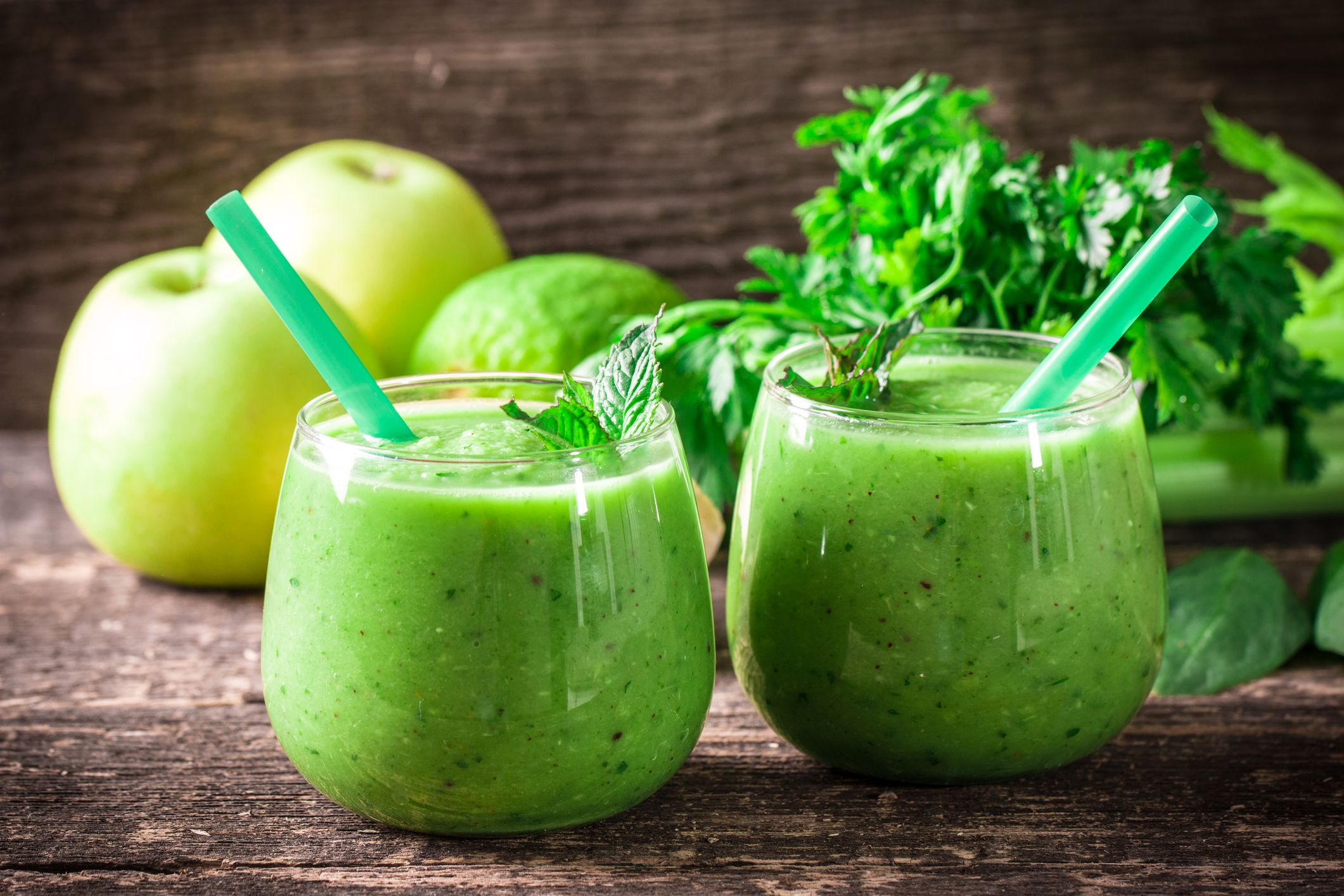 Apfel-Petersilie-Saft zum Abnehmen Apfel-Petersilie-Saft zum Abnehmen