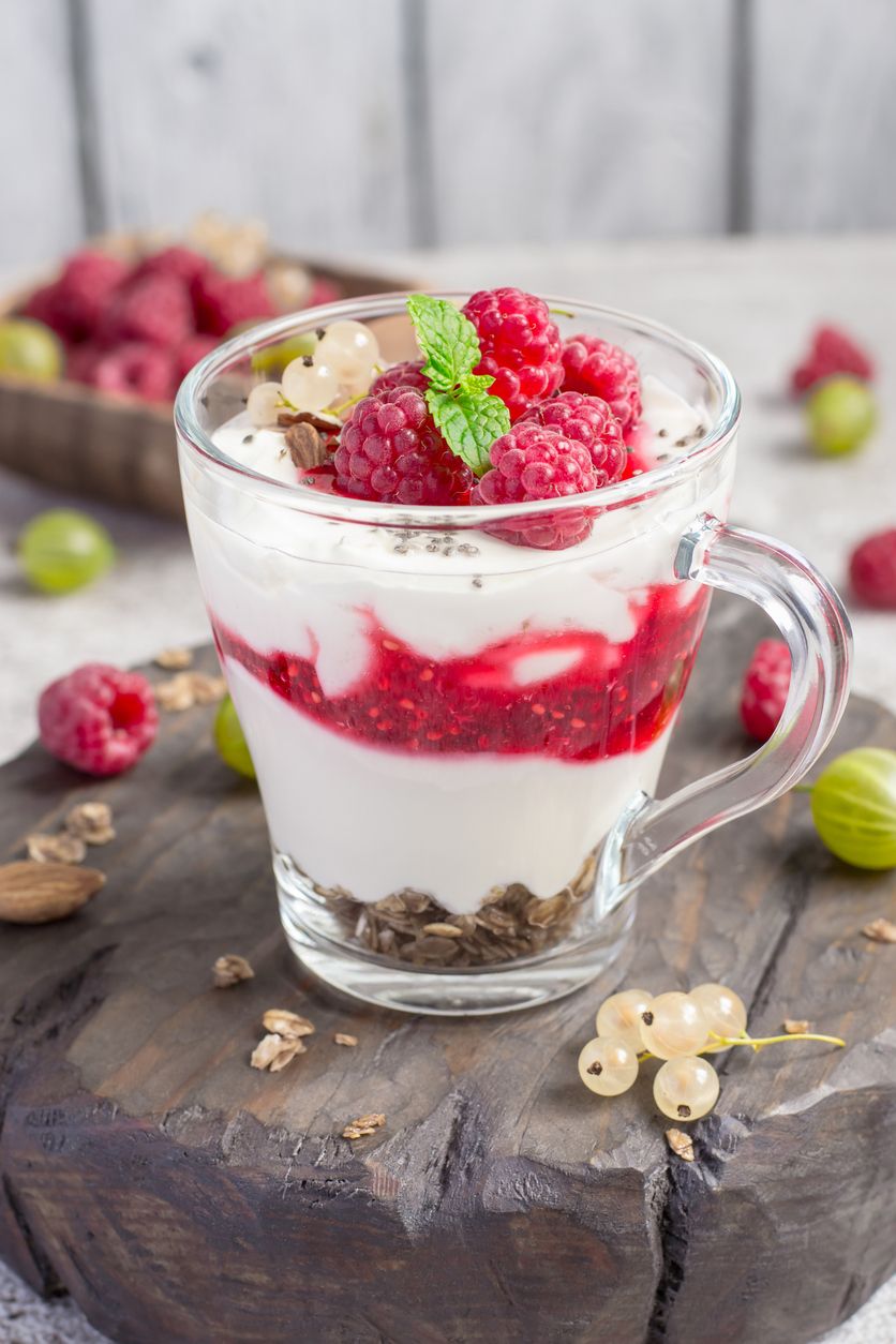 Käsekuchen im Glas ohne Backen Dessert im Glas: No-Bake-Cheesecake mit Himbeeren