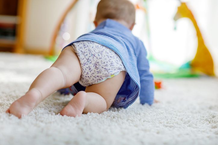 Zwischen dem 7. und dem 10. Monat lernen Babys das Krabbeln. Zwischen dem 7. und dem 10. Monat lernen Babys das Krabbeln.