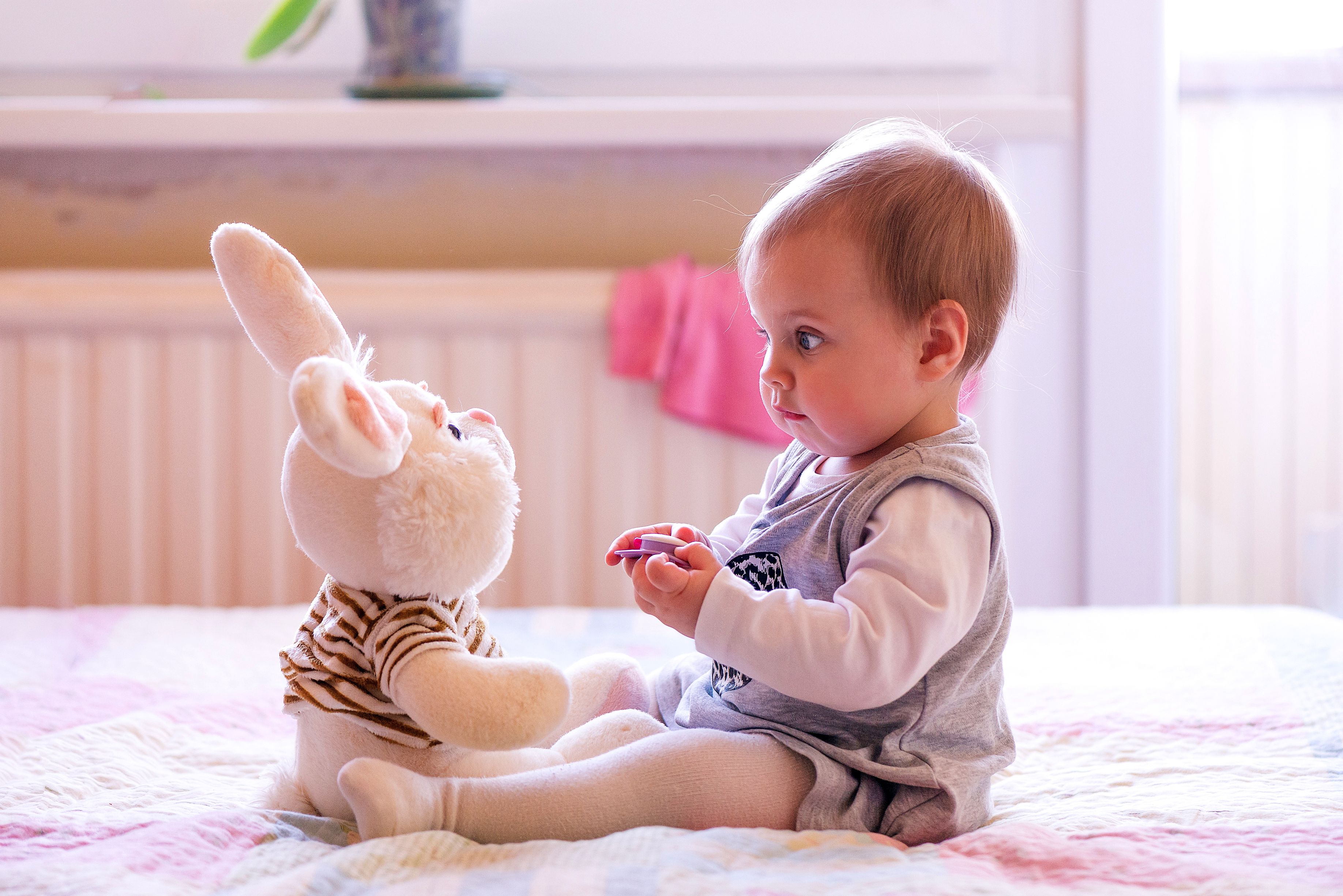 Baby mit 11 Monaten: spielen und lernen