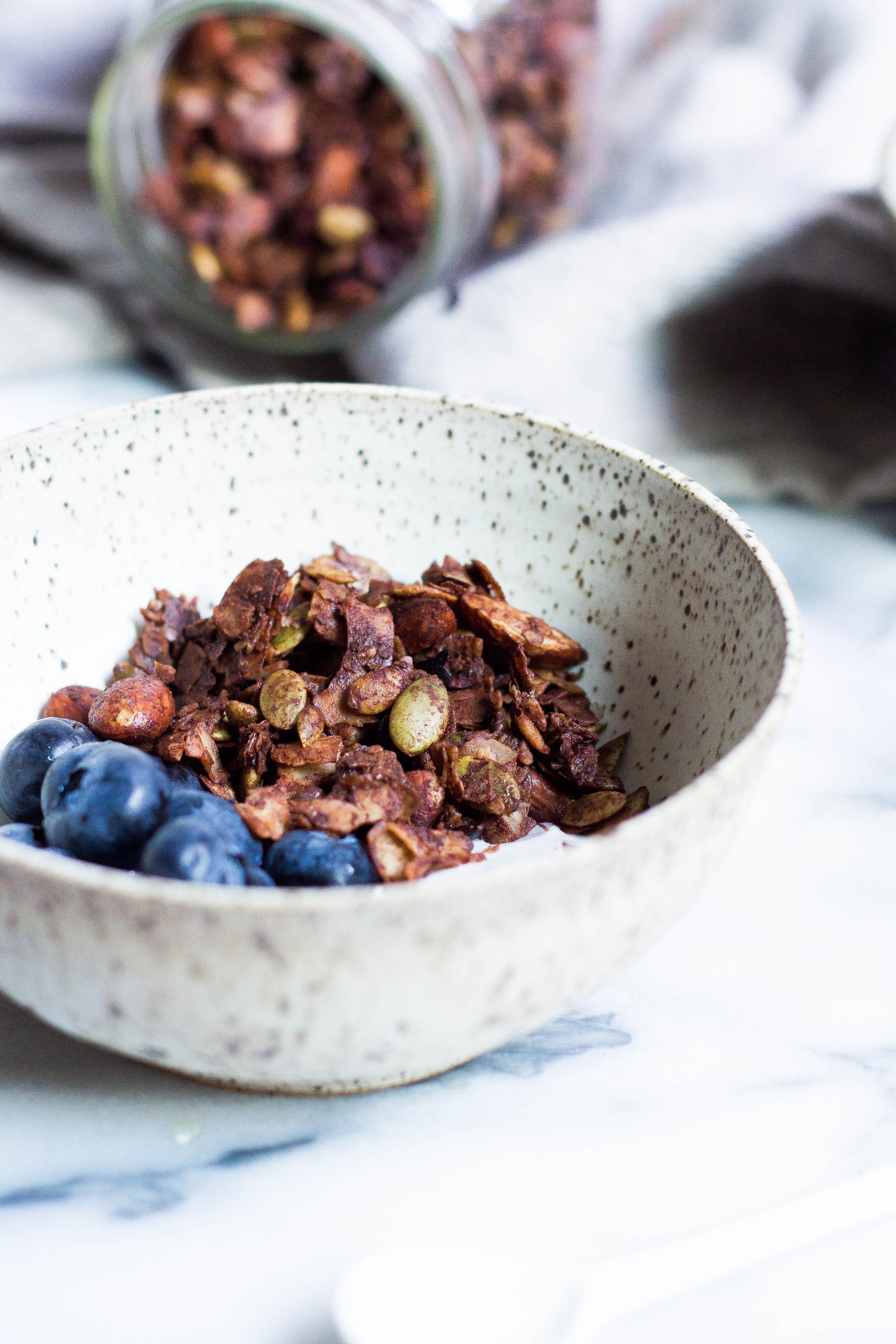 Low Carb Granola mit Schoko-Kokos