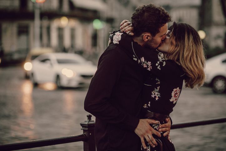 Die rosarote Phase ist nach 3 Jahren vorbei, aber die tiefe Liebe bleibt. Die rosarote Phase ist nach 3 Jahren vorbei, aber die tiefe Liebe bleibt.