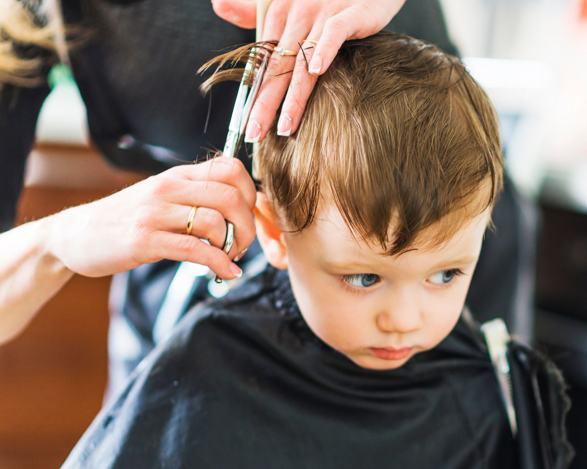 Wenn Kinder begreifen, dass Haareschneiden nicht wehtut, ist es meistens schon kein Problem mehr.