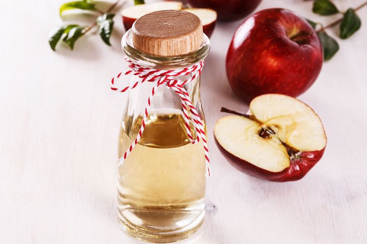 Nagelpilz-Hausmittel: Apfelessig kann helfen