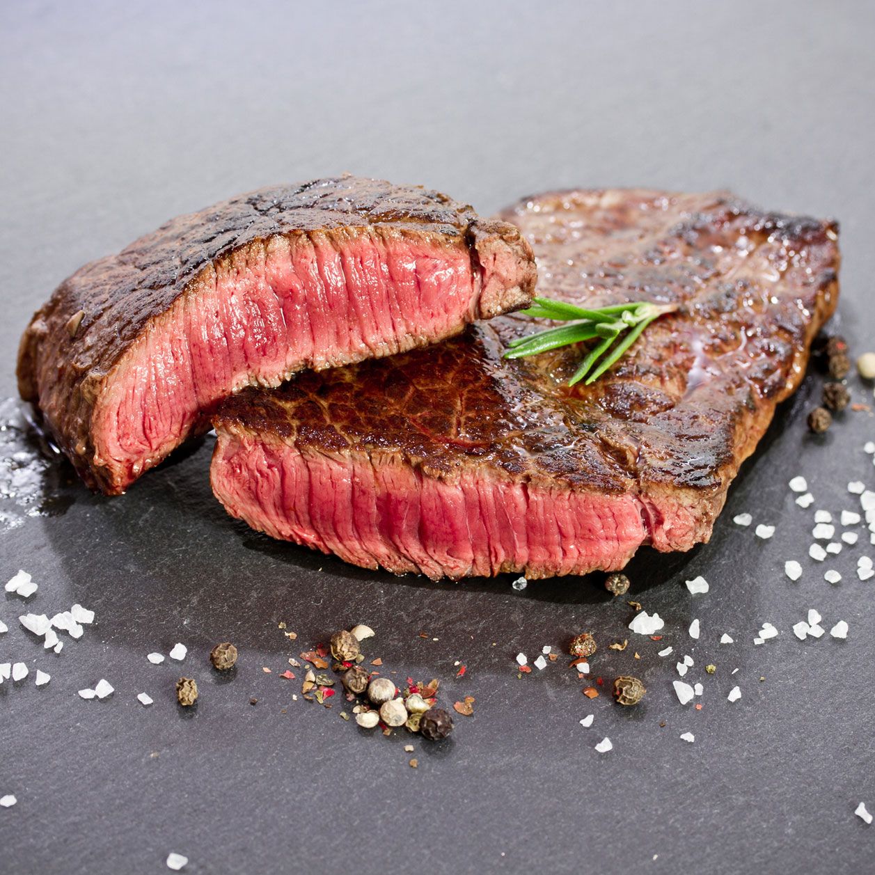Low Carb Lebensmittel: Unverarbeitet, enthält Fleisch nur Proteine und Fett Low Carb Lebensmittel: Unverarbeitet, enthält Fleisch nur Proteine und Fett