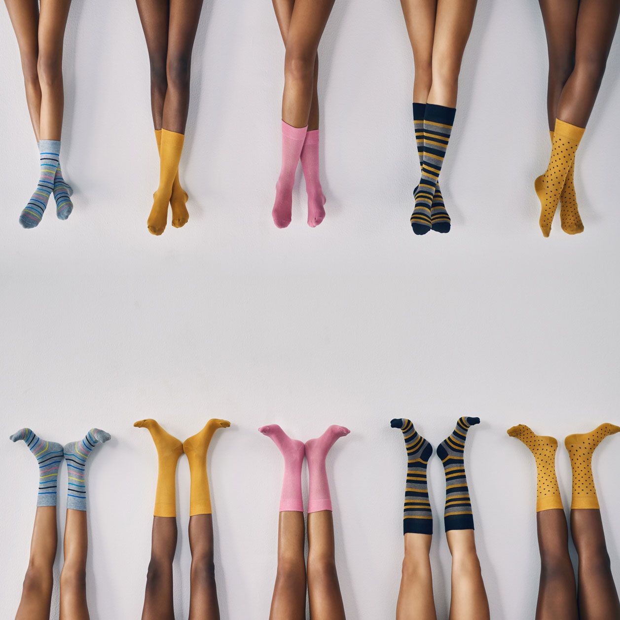Nackt oder in Socken: Wenn Füße zum erotischen Objekt werden. Nackt oder in Socken: Wenn Füße zum erotischen Objekt werden.