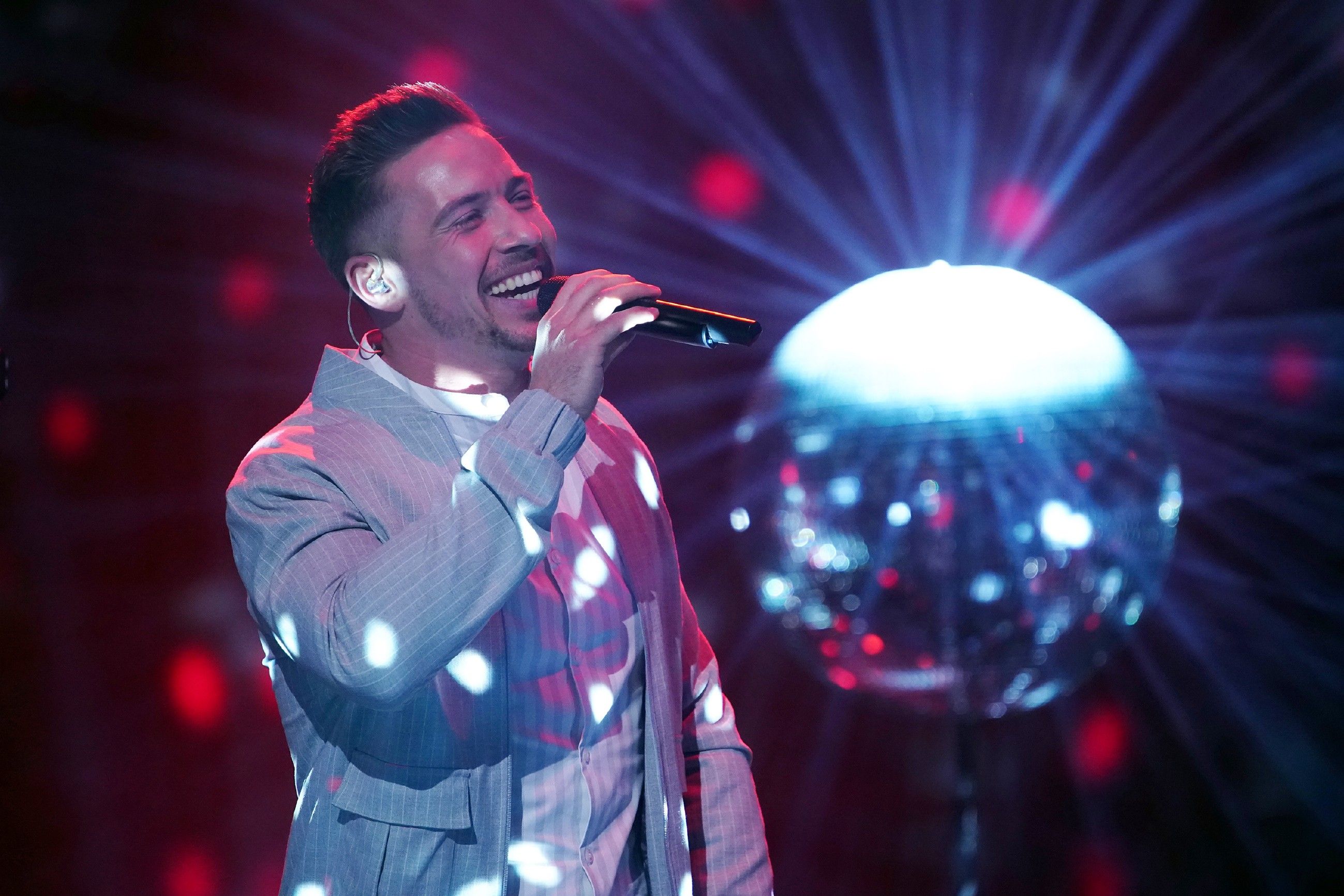 DSDS-Kandidat Ramon singt DSDS-Kandidat Ramon singt