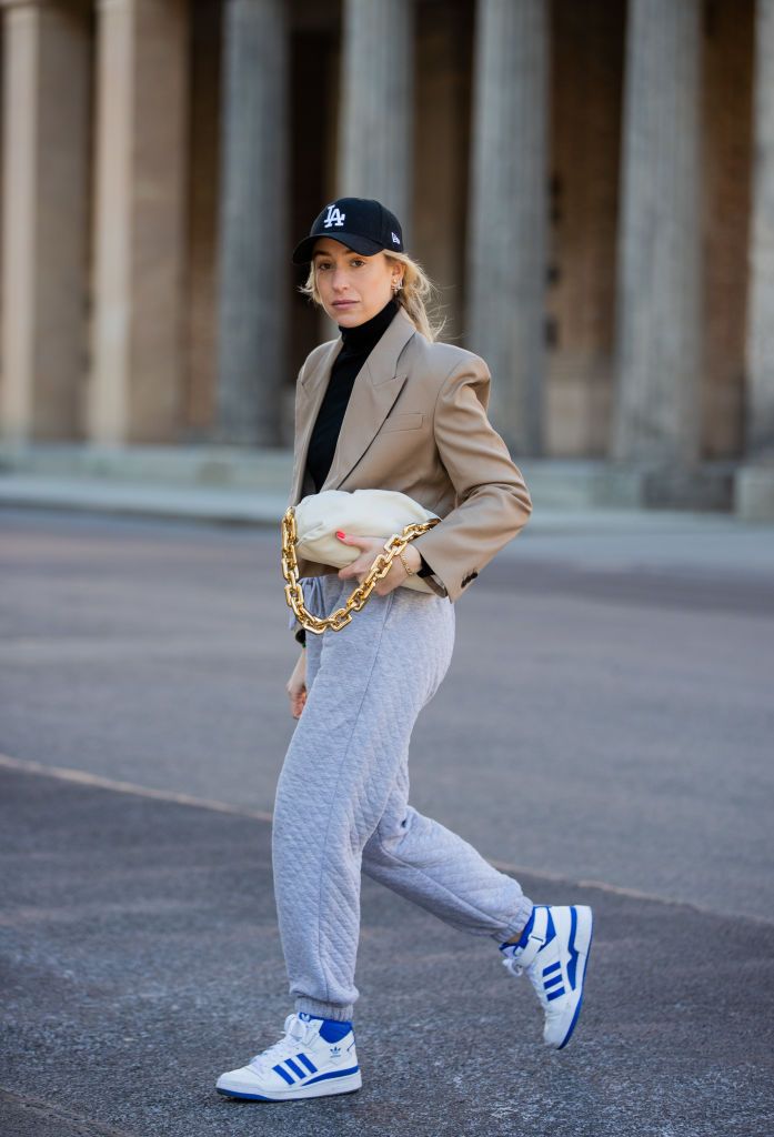Perfektes Duo: Jogginghose und Blazer Perfektes Duo: Jogginghose und Blazer