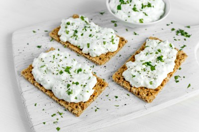 2 Scheiben Roggenkn&#xE4;ckebrot mit H&#xFC;ttenk&#xE4;se haben 99 kcal.