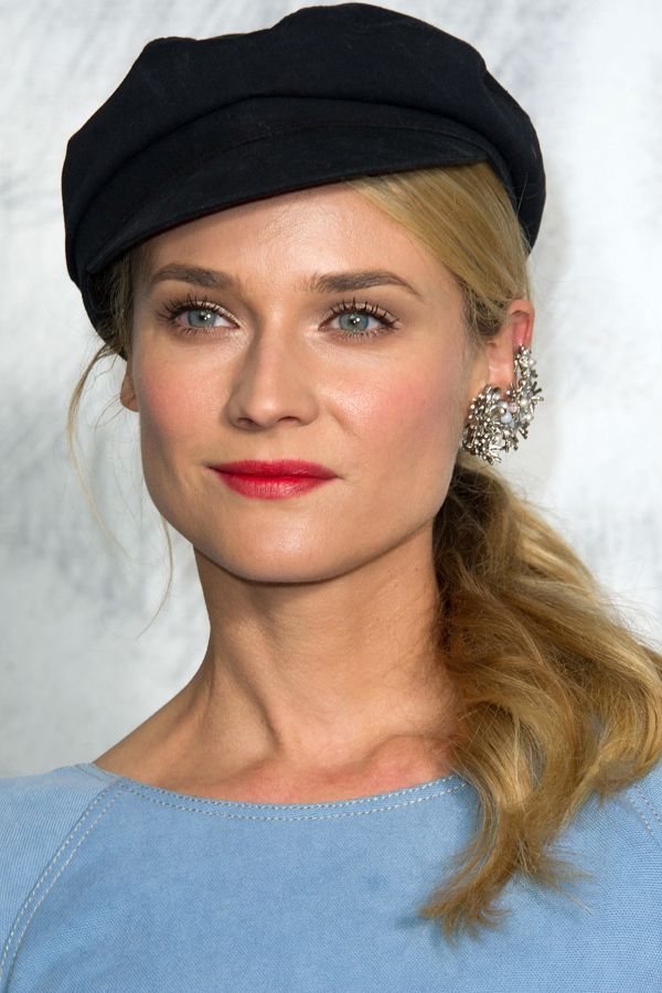 Diane Kruger mit Kopfbedeckung