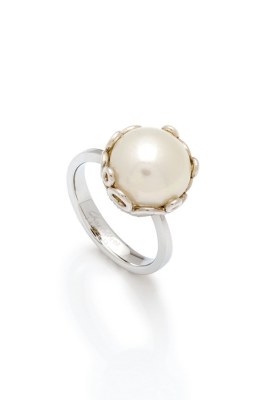 Perlen-Ring, 350 €