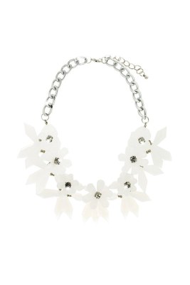 Blumen-Collier, 24,95 €