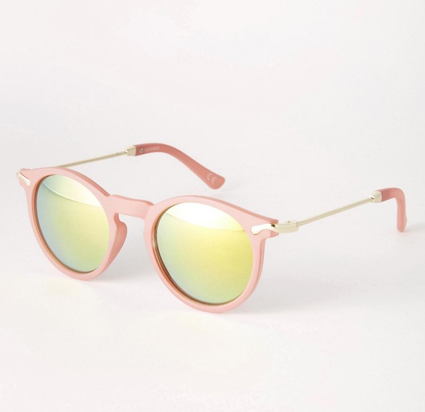Pastellfarbene Sonnenbrillen sind DAS Must-have im Sommer
