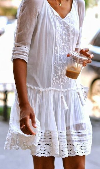 Weiße Kleider im Boho-Stil sind super trendy Weiße Kleider im Boho-Stil sind super trendy