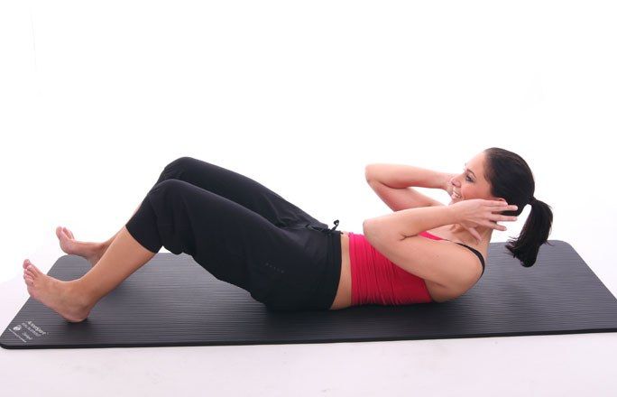 Übungen für den Bauch: Crunches