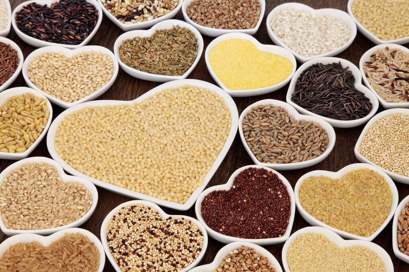 Glutenfreies Getreide: Reis, Quinoa, Amarant, Buchweizen, Mais, Hirse, Teff