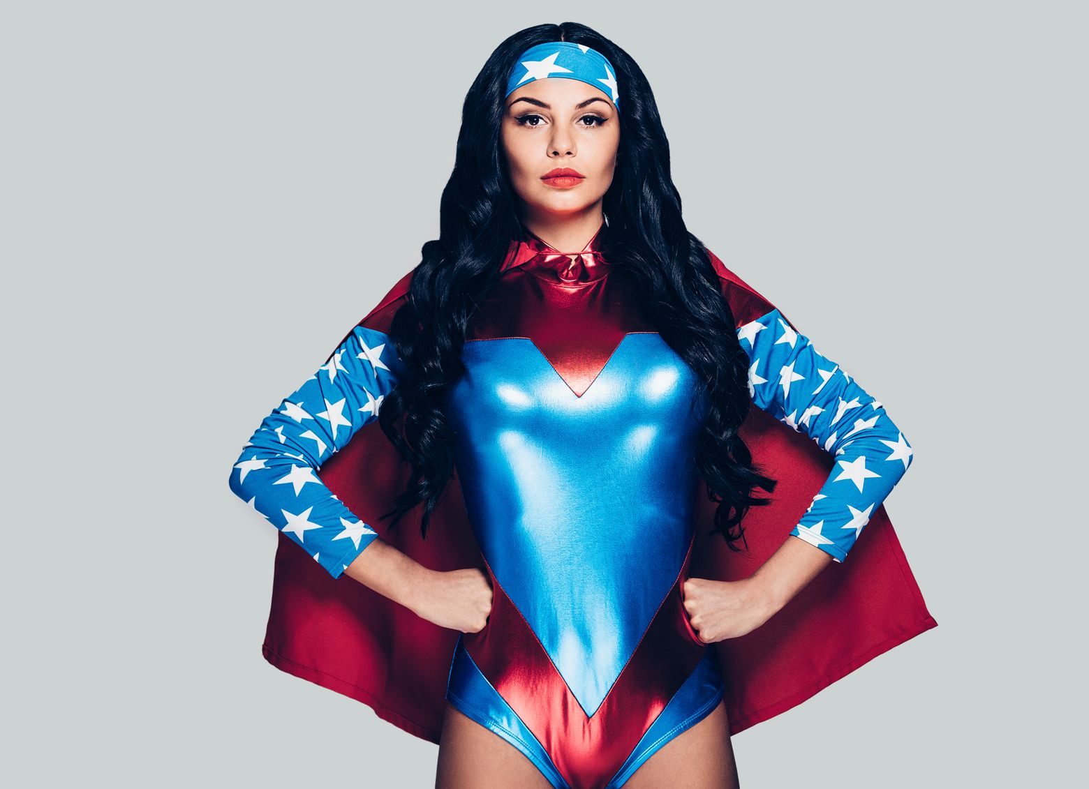 Zwei Minuten Wonder-Woman-Pose und ihr stärkt euer Selbstvertrauen.