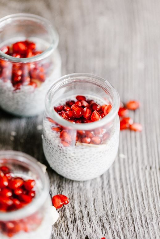 Chia Pudding mit Granatapfel Chia Pudding mit Granatapfel