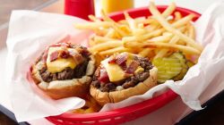 Cheeseburger aus der Muffinform